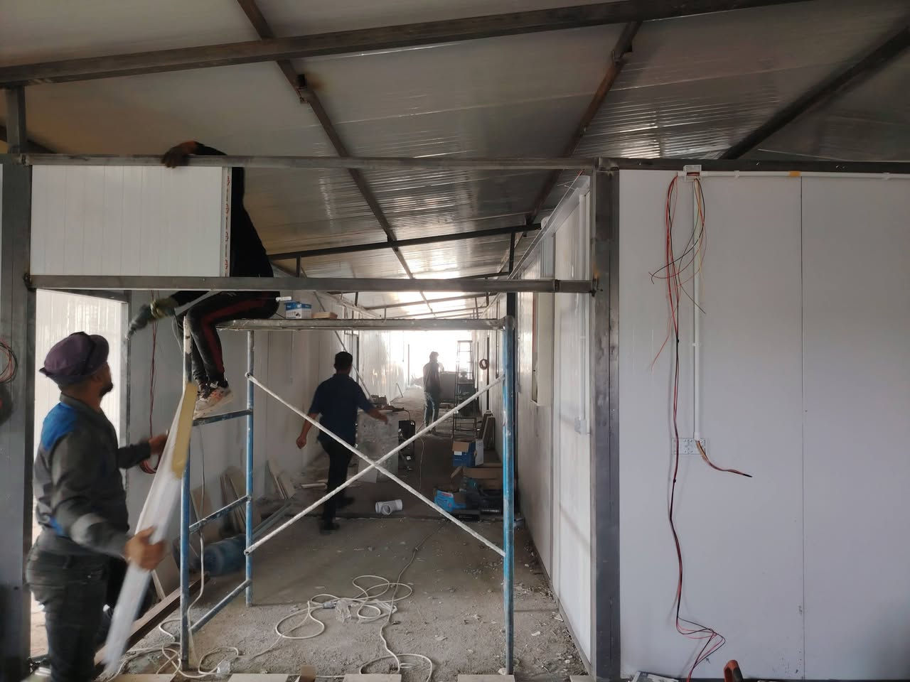 المسعودي لعمل جميع انواع الكرفانات سقايف كيسبان نعمل في جميع المحافظات عنوان الفرع الأول كربلاء طريق الرابط الفرع الثاني حله طريق ابو غرق هاتف او مراسله الصفحه *********** واتساب *********** يوجد توصيل
