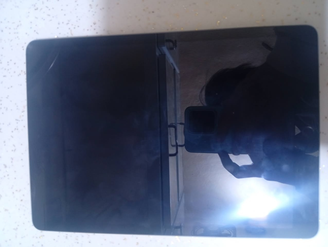 سلام عليكم عندي ايباد تسعه نضيففف كلشش الخر درجه ويا ملحقاته كامله وشاحنته ويا وكلشي ويا وكفر ويا سعر 230 وبي مجال***********رقم الهاتف
