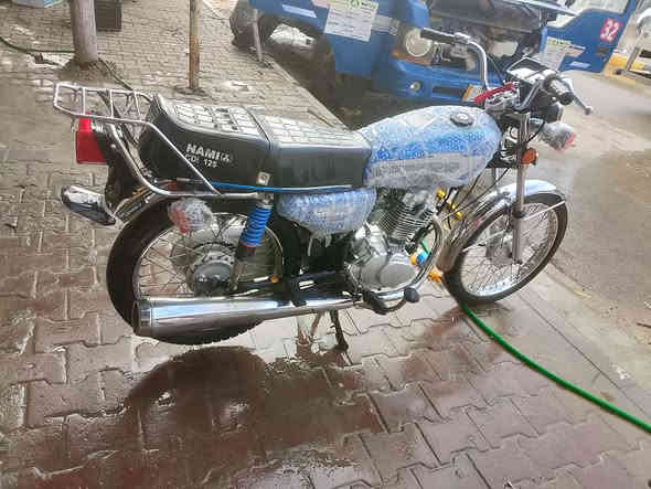 سلام عليكم شباب دراجه البيع مديل 22بلاد دراجه كلهي شغاله وراق صولي سعر واحد وميه وخمسين شراي بي خير ويدلل شراي ينتصل***********
