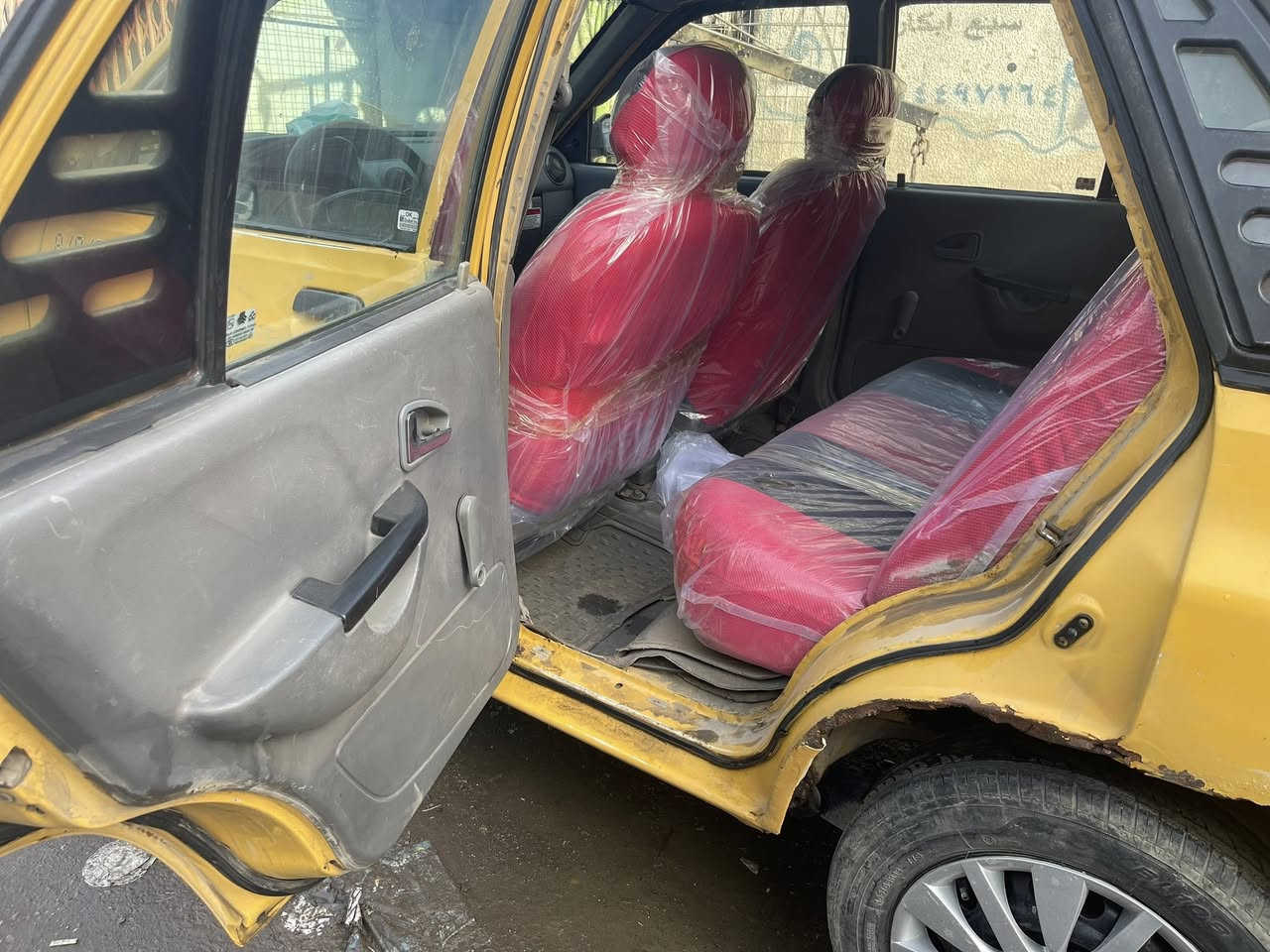 سلام عليكم سايبه منغولي  2013 كير مكينه وصدر نضيفات  بيها  خياس بل هلال يمين ويسار  شواصي مكفوله السياره مثل ما واضحه بلصوره تجي وتدلل المكان الكريعات شارع الكويتي  السعر 26 ورقه وبيها مجال حك جيتك     *********** بي واتساب
