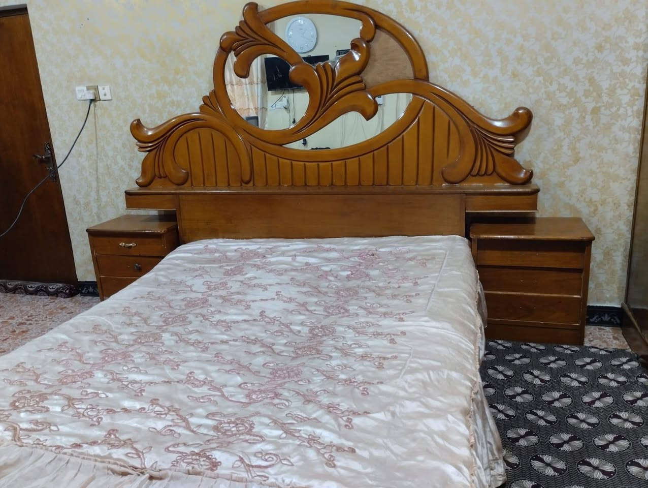 السلام عليكم غرفة لبيع مثل ماموضح بالصورة ***********
