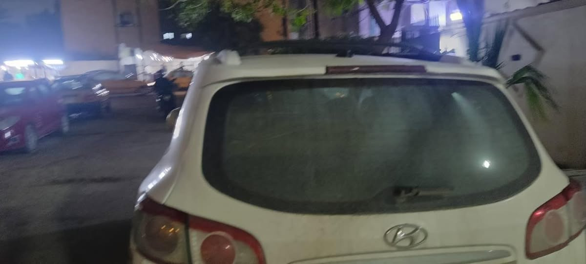 السلام عليكم سنتافي موديل 2012 خليجي فول مواصفات مكينة 4 سلندر 2400  السيارة بيها حادث جاهزة وكاملة بدون نواقص 
رقم سليمانية تحويل مباشر 
مكان السيارة البلديات معروضة ب110 وبيها مجال 
مكلف بالنشر اعتذر من الخاص 
للاستفسار الواتساب او اتصال بالرقم 

‭0771 354 0452‬
