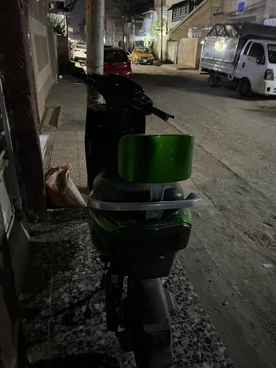 دراجة شحن 6 بطاريات موديل 25 اشتريته من واحد قبل أسبوع فحصت البطاريات كلهم 14 من 16 نضيفات 26 مكتوب عليها بس اكو وحده هوه غشني بيهه الله لا يوفقه اشتريته منه 450 وهسه هيه نقص بطاريه وحده وحده فقط للبيع يعني 30 الف تجيبه وتشغلهه وتفحص وعله شرط فحص الي يريده ينزل سعر أو *********** مكان بغداد
