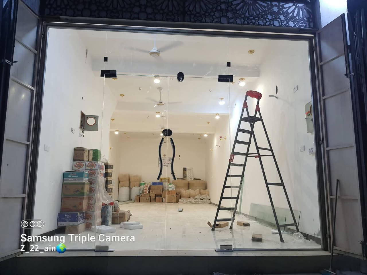 مجمع تجاري للبيع زراعي المساحة 90
واجهة 6 ونزال 15
شارع الحسائية مقابل شركة الغاز 
يحتوي عله صحيات داخلية ودرج خارجي مصمم شقة

للاستفسار ***********
