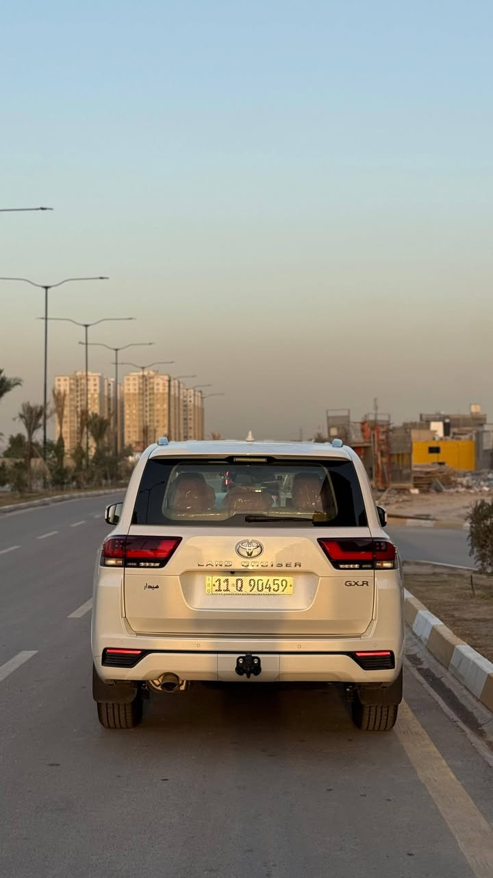 سلام عليكم ....للبيع او مراوس
لاند كروز موديل 2025 تويوتا العراق ضمان فئة
GXR
محرك 6 سلندر 4000cc تنفس طبيعي السيارة حالة الزيرو ماشية 250 كيلو متر
المواصفات
١ بصمة تشغيل
٢. تشغيل عن بعد
٣ . خمس بصمات ابواب
٤. باب خلفي كهرباء
٥.شاشة كبيرة الوجبة جديدة
٦.كشنات كهرباء
٧. ثلاث شاشات ايباد
٨. تحكم ستيرن
٩. فتحة سقف
١٠. ثلاجة
١١.سايد بريك دكمة
١٢. حساس امامي خلفي
...للتوضيححح السيارة تويوتا العراق ضمان
.. العنوان بغداد العامرية.
السعر٧٤٠٠٠ $  وبيها مجال
الرقم ....
***********
***********
