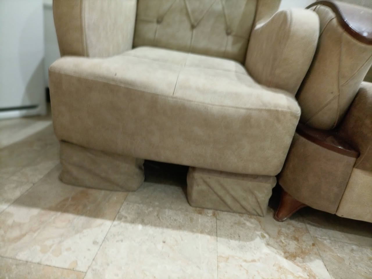 قنفات للبيع بسعر300الف وبيه مجال مع طبلات بيهن ضرر الرجلين مكسوره مثل ماموضح ب الفيديو العنوان بغداد حي الجهاد


**إذا كنت صاحب هذا الإعلان وتريد حذفه لأي سبب، رجاءا أرسل رسالة إلى الدعم الفني**