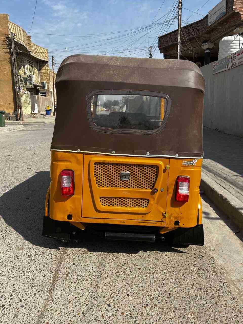 تكتك للبيع موديل 21 شهر 2 اوراق المصطفى كاملات
تكتك محرك اخرس اكسل خير من الله تراي زيرو
بيها صفحه وحده مرشوشه ولباقي لاصبغ ولامعجون
السعر 6000 وبيها مجال 
المكان بغداد جسر ديالى القديم شارع 70 
***********
