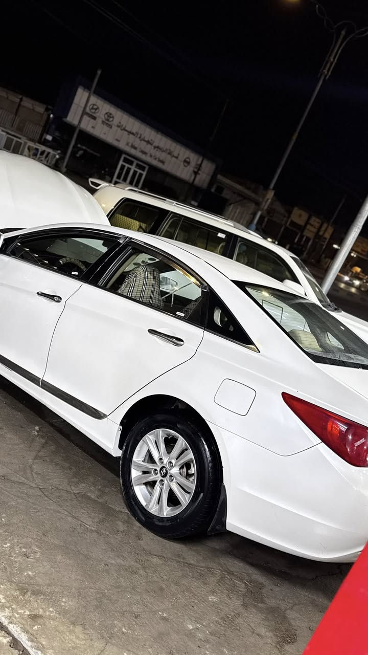 السلام عليكم شلونكم شباب سوناته 2011 خليجيه رقم صلاح الدين بأسمي السياره خير من الله تبريد كهربائيات محركها لا تنقيط لا تبخير  تخم تايرات قبل سبوعين شديته بيها صبغ فقط بنيد وباب خلف السائق والسونر موجود بالصور السياره محتاجلها بس بوليش مو غاليه السياره وبالعافيه ع ياخذها 
مكاني صلاح الدين قضاء بلد 
***********
