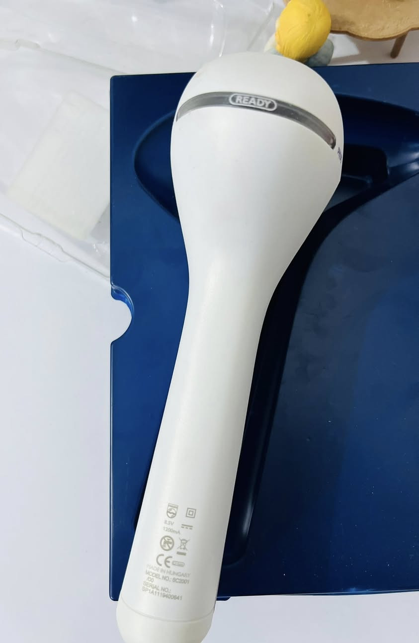 الجهاز هو فيليبس لوميا (Philips Lumea)، وهو جهاز منزلي لإزالة الشعر بتقنية IPL (الضوء النبضي المكثف) بي 9000ضربه قيم واخذ 🤍


**إذا كنت صاحب هذا الإعلان وتريد حذفه لأي سبب، رجاءا أرسل رسالة إلى الدعم الفني**