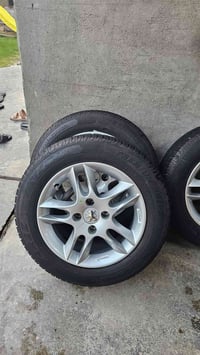 ويل كب مع التايرات مال بيجو 25 نظافه100‎%‎ جدد كفاله من الشخط 07700037...