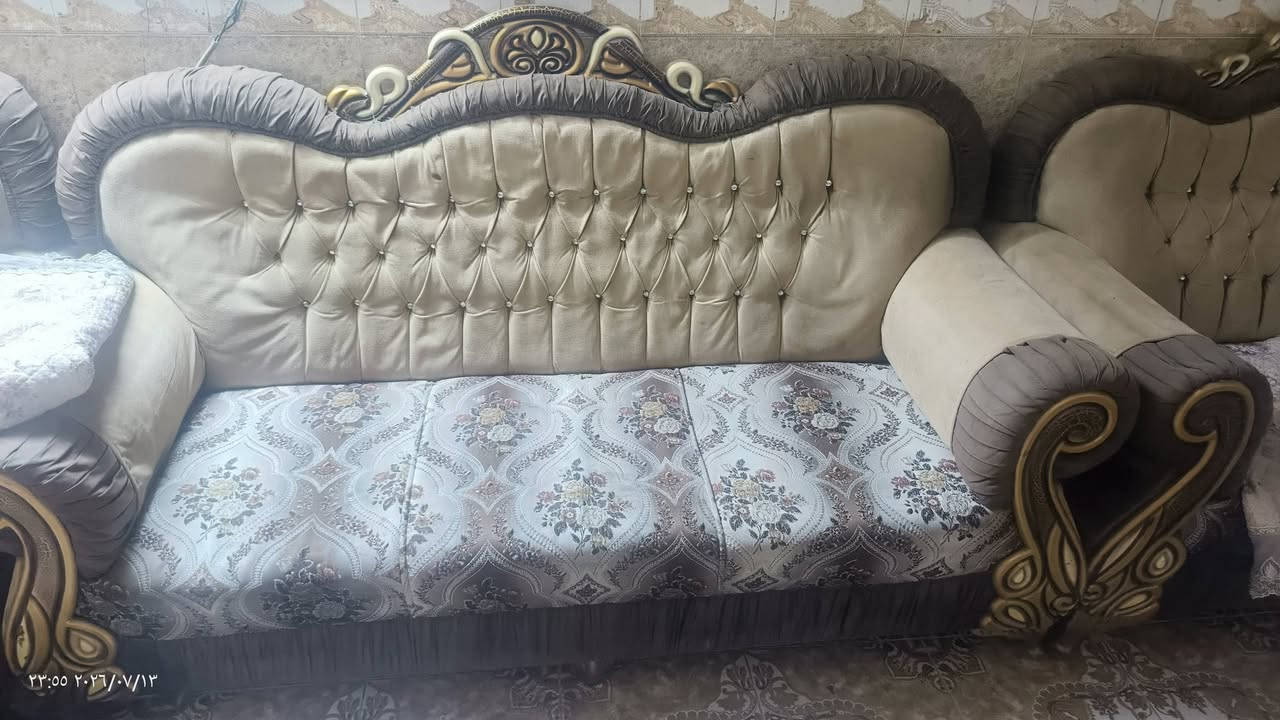 ثلاجه ٢٤قدم السعر ١٥٠الف قفل
ثلاجه ١٠ ماطور يشتغل بس متبرد ب٥٠الف

تخم ١٠ مقاعد ب٤٥٠ وبي مجال 

بغداد حي اور *********** للاستفسار
