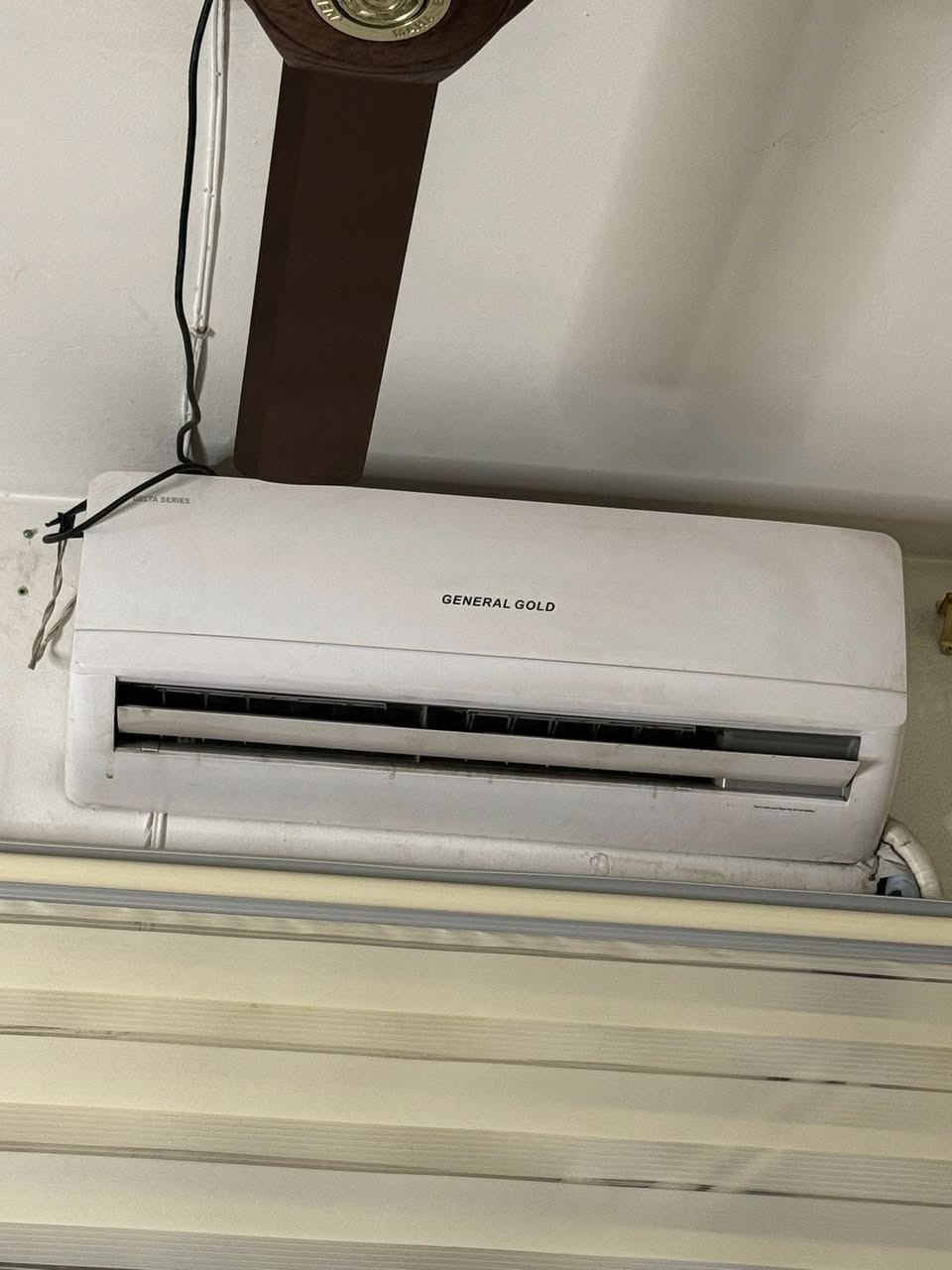 سلام عليكم سبالت ١ونص طن عدد ثنين نوع جنيرال وكما في الصور سعرهم ٥٥٠بي مجال بسيط يتصل ***********
