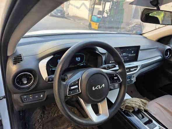 السلام عليكم للبيع موديل 24 باسمي تحويل مباشر ماشيه 25 مكفوله من صبغ وبارد 143 وبيها مجال *********** عنوان الكاظمية المقدسة
