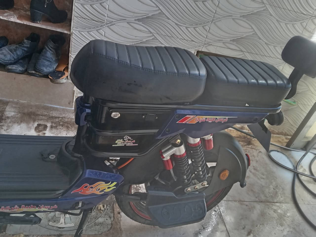 السلام عليكم اخوتي دراجه شحن للبيع السعر 350 وبيه مجال للطيبين عنواني كميره شارع أبو طاوه رقمي ***********
