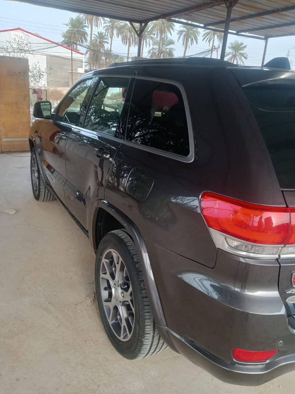 السلام عليكم 
جيب موديل 2018 اوفر لاند 
فول مواصفات عده الجكا
مكينه 3.6
ماشيه 90ميل
فور ويل اوتو 4+4
بصمه
بانوراما 
كشن خزن ميموري 
تشغيل عن بعد 
رادار خلفي 
كامره
شاشه
اوتو ستوب
مانع انزلاق
نظام ايكو+نظام سبورت
تدفئه ستيرن
تدفئه حسنات
لايت زنون
حنطه كهرباء 
حادت السياره بالمنشور 
امانة الله السياره جديده بمعنه الكلمه وجاهزه من كلشي 
ماتخلي عليه برغي 
السعر 198وبيه مجال 
***********
ملاحضه مايعجبك السعر اعبر المنشور رجاءً
