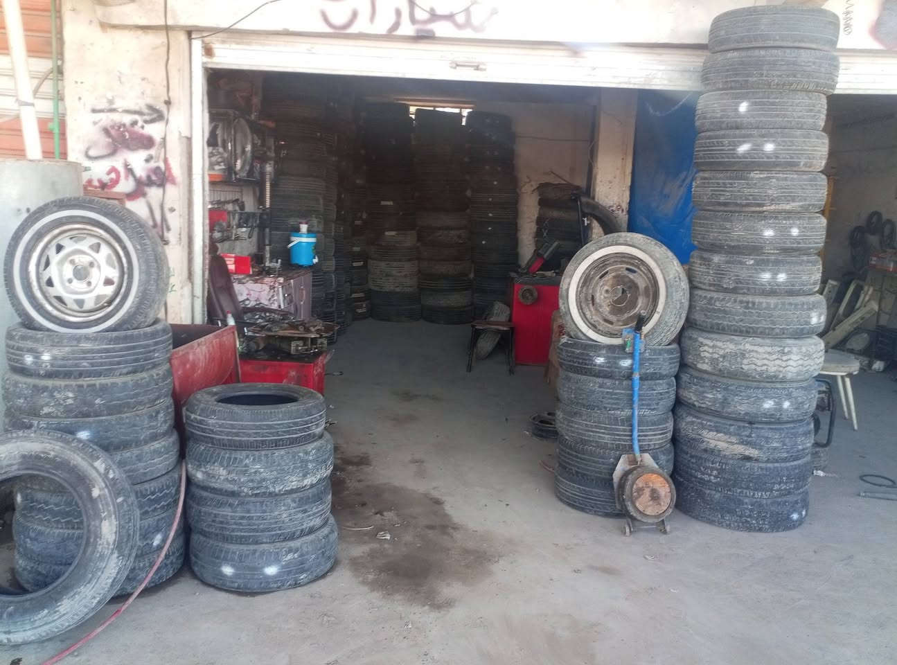 وجبة جديدة تايرات مستعملة واسعار مناسبة العنوان جنوب الموصل ناحية الگيارة قرية الجدعةالشارع العام
يوجد شد وبلنص 
للاستفسار الاتصال على الرقم ***********
