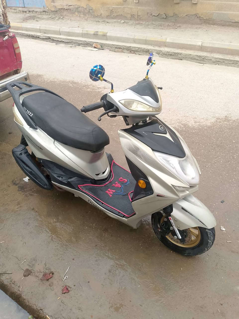 سكنس للبيع جديده كل نقص مابيه كله البلاد نكره سلف كهربائيات من الطول لطول شغاله مكينه ناعمه برغي مامتوح بيه تحكم بلريموت السعر 500 العنوان شطره  ***********
