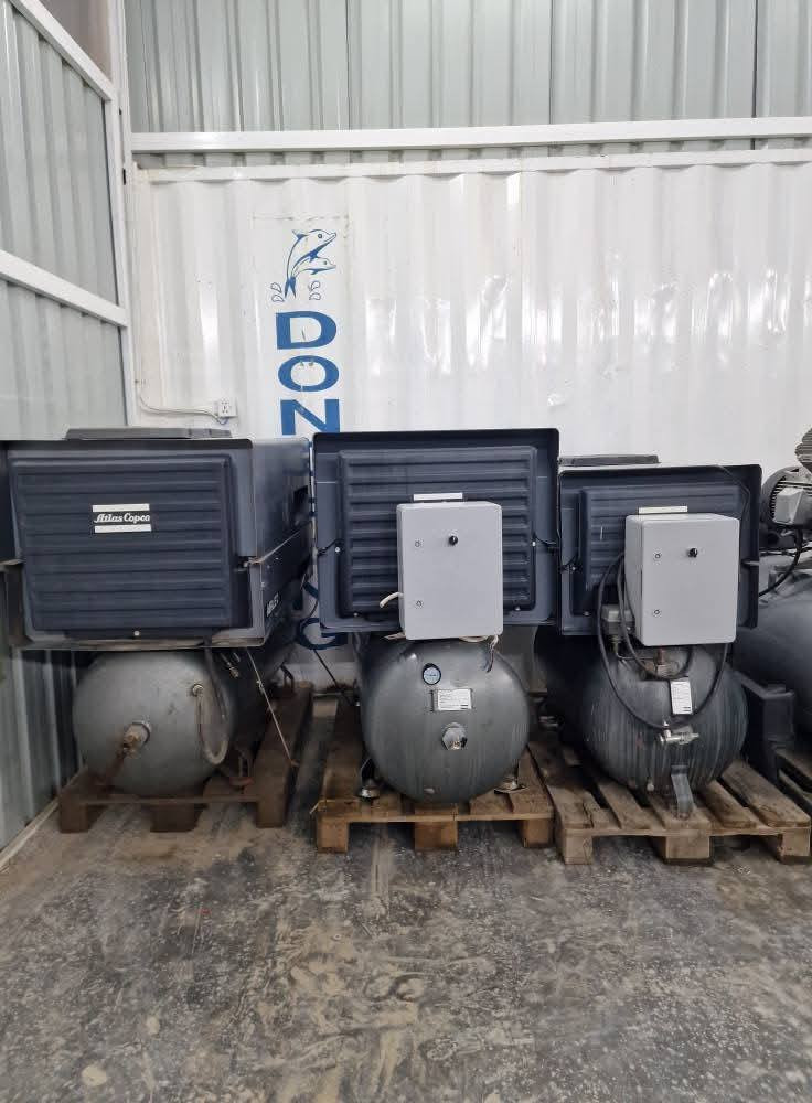 السلام عليكم 
 يوجد لدينا كمبريسرات و مجفف هواى من شركة أطلس 
صناعة اوروبيه متوفر جميع الحجام 🇪🇺

العنوان النجف الاشرف 
البوحداري عمود ٤٠
WhatsApp ***********
