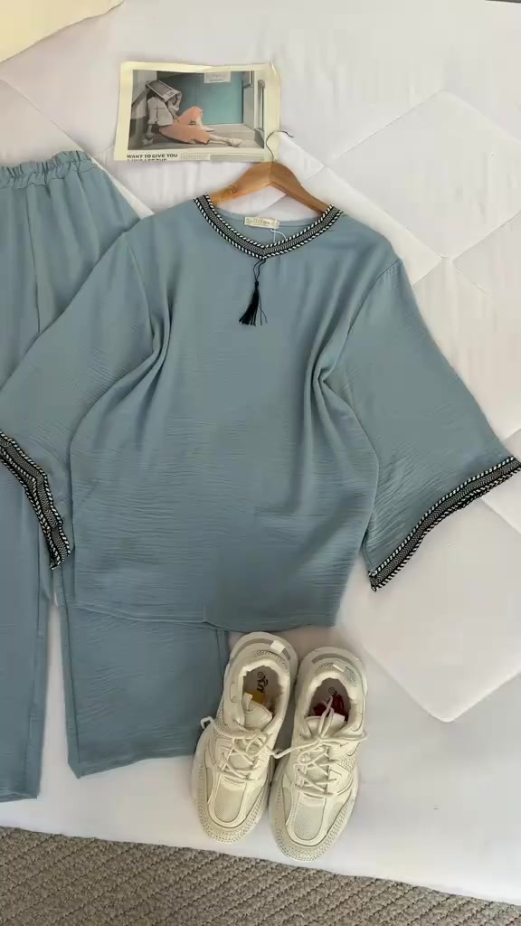 تراك قطعتين 🥹✨
السعر 15,000 فقط 
خامة ايروبين صيفي
38-40-42-44-46

#بغداد
#تسوق_بغداد
#ملابس_بغداد
#العراق
#تسوق_العراق


**إذا كنت صاحب هذا الإعلان وتريد حذفه لأي سبب، رجاءا أرسل رسالة إلى الدعم الفني**