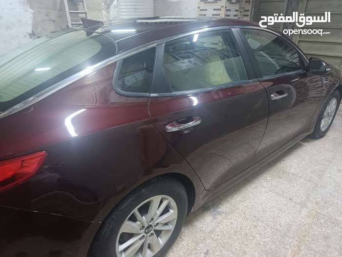السلام عليكم سيارة كيا اوبتيما وارد امريكي مديل ٢٠١٧لون كرزي السيارة مكفولة تقرير مياه الأمطار تعمل وتسير من امريكه ماشية ٨٢ميل السعر ١٤٠ وبيها مجال السيارة رقم بصرة بسمي انكليزي رقم ***********
