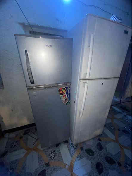 سلام عليكم ثلاجات البيع نضاف جدد شرط التجميد 
مكاني البصرة الحيانية الطاق  رقم الهاتف ***********

البيضة 200
الرصاصية 200 البصرة
