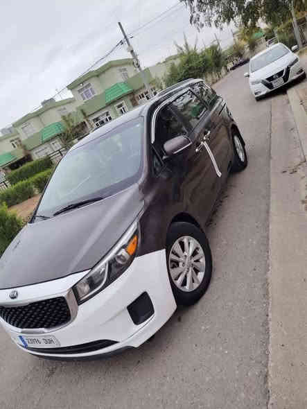 #كيا سيدونا للبيع
موديل ١٧ ابيع محزمه وبيها ٣ قطع ممصبوغه 
ضربتها خفيفه ومحزمه اثر جراد 
السعر 158عليها غرامات 8ورقات تنزل من سعر  سياره وانته تدفع الغرامات 
للاستفسار الاتصال على الرقم التالي ***********مكانه الانبار القائم مدينه السكنيه أو اربيل
