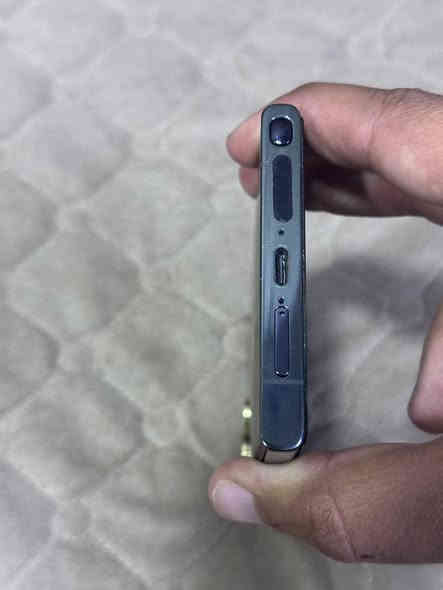 السلام عليكم للبيع او مراوس
كلكسي S23 الترا عربي شرق اوسط
التلفون الضهر مفتوح مبدل وبي هاي النقطه 
الفوك ومامثره بشي ابد وماتمشي صارله هوايه هيج
مكفول اي خلل مابي وبدون غراض 
ذاكرته 256 والعشوائيه 12
التلفون دبل سمكارت 
السعر 580
مكاني بغداد الطوبجي
***********
