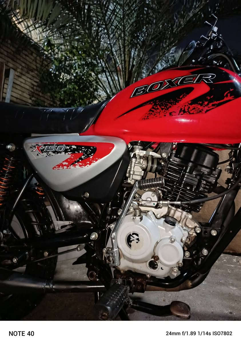 السلام عليكم بوكسر مرقم بغداد 2023 شهر ال5 
ماشية 40 حقيقي الدراجة خير من الله مكينه حلوة وناعمة وما مفتوح برغي بيها كلشي ع بلادي شركة المصطفى الدراجة كفالة عامه مكاني بغداد الشعب 
        السعر: 2.500 وبيها مجال بصيط 
اي استفسار متواجد واتساب... ***********
