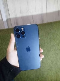 12برو ماكس مبدل ضهر والضهر مكسور مثل ما موضح بل صورة البطارية 78والباق...