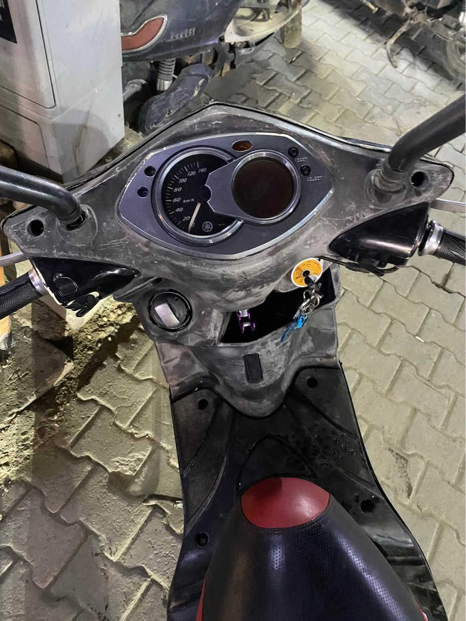 السلام عليكم سكنس فحل ياباني دراجة خير من اللة وكاله كشرهه نضيف حيل مكينه ناعمه صوت مابيهه انفتحت قبل شهر لأن نقصت دهن اول فتحة الهه دراجة كهربائيات كامله مابيهه اي نقص تاخذهه بس دهن وبانزين 
سعر: 750 وبيهه مجال
مكاني: الحريه ساحة عدن
رقمي:*********** بغداد, العراق
