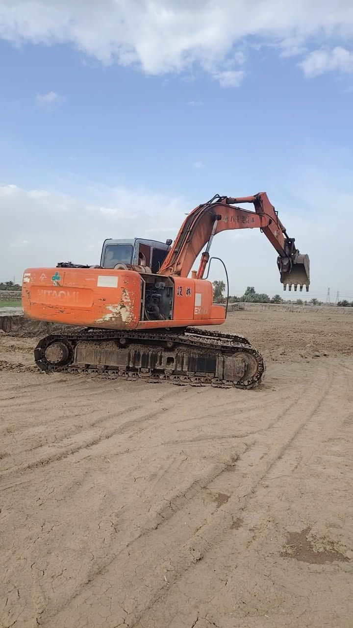 سلام عليكم حفاره فايف البيع  موديل 99 
رقم بابل اسود 
حفاره جاهزه الشغل 
العنوان بابل الكفل رقم صاحب الحفاره
***********
