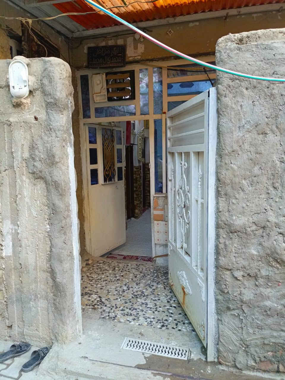 سلام عليكم بيت للبيع ٧٥متر مربعه طابقين دوانم الشعلة قبل السكه عل غربي خلف فوج الطوائ الطابق الأول معزول عن الثاني الطابق الأول صاله وحولي وغرفه ٢حمام خارجي وداخلي الطابق الثاني صاله وغرفه وحولي وحمام نقص كاشي وستاره /السعر ٧٣ /***********/ ***********
