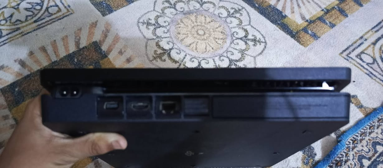 السلام عليكم
بلي ستيشن 4 للبيع جهاز نضيف ما مفتوح لوك ستيكر الجهاز ما صارلي سنه من اشتريته وما متعوب ملحقات الجهاز كامله مكمله كارتونه ويدات ثنين و كيبلات اصليه و قرص THE LAST OF US 1 الجهاز ريجن اماراتي المرغوب السعر 265 وبي مجال حك الجيه مكاني كربلاء حر حي العسكري


**إذا كنت صاحب هذا الإعلان وتريد حذفه لأي سبب، رجاءا أرسل رسالة إلى الدعم الفني**