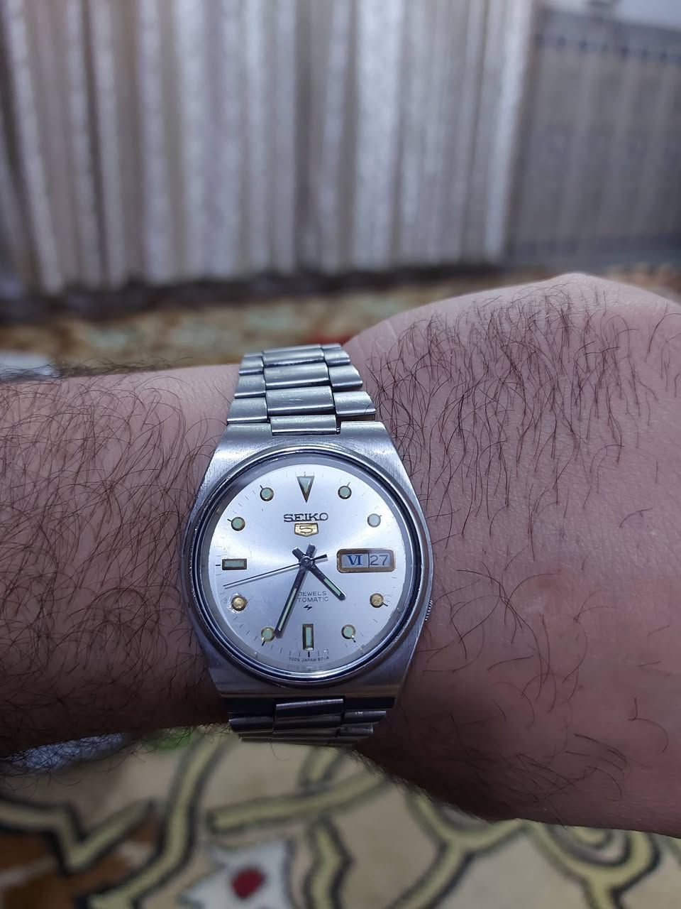 السلام عليكم مجموعة ساعات ستيزن ياباني قديمة شغالة ونظيفة فقط تحتاج تبديل جامة وسيكو فايف شغالة كلشي ما بيها وسيكو فايف مينا ذهبية شغالة ايضا وسيكو فايف مينا فضية تشتغل لكن قطعة ضبط الوقت تفصخ لمن تريد تضبطها وساعة اورينت ياباني تشتغل كلشي ما بيها وساعة اورينت يرادلها ترتيبات وسير كلهن اوتوماتيك وقديمات واصليات
السعر الكلي ٢٥٠ الف قابل للتفاوض اريد ابيعهن شلعه كلهن والي يريد مفرد يراسلني وبيه خير ويدلل ..


**إذا كنت صاحب هذا الإعلان وتريد حذفه لأي سبب، رجاءا أرسل رسالة إلى الدعم الفني**