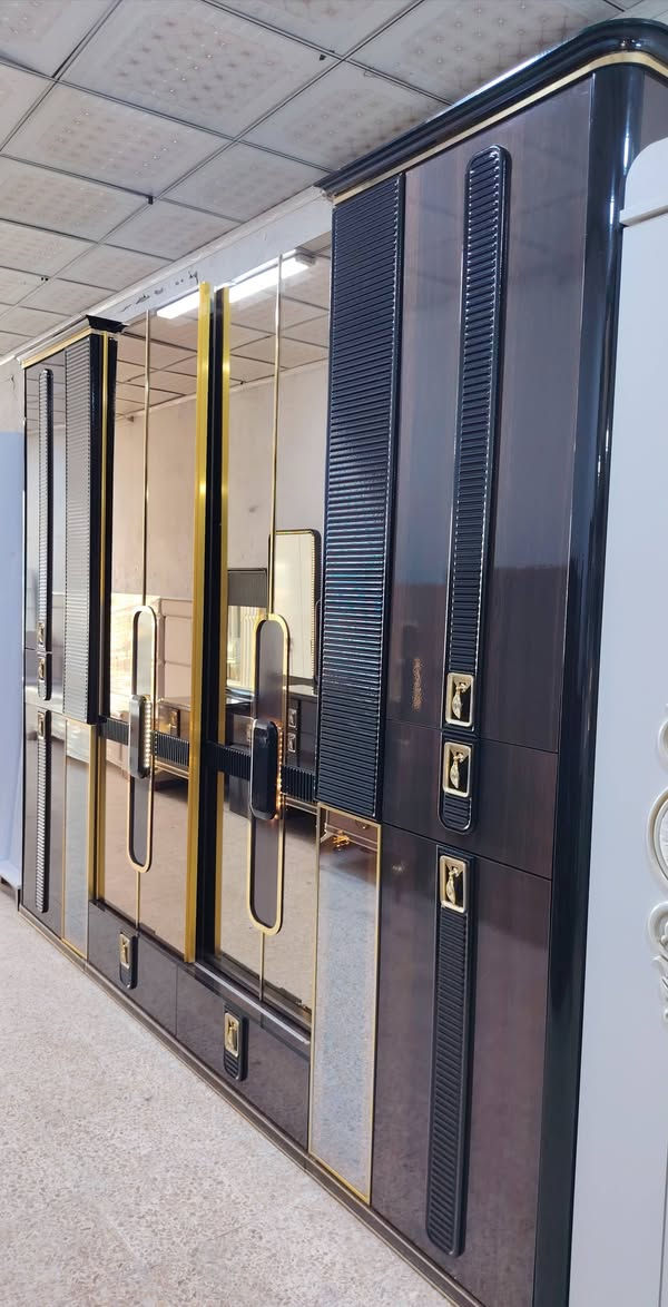 معرض مهند البجاري لبيع وشراء الغرف النوم التركيه المستخدم والجديد لدينا غرفه نوم تسع قطع ماركه صبغ حراري نظافه 100% قفرات مرمر طول الكنتور 3 امتار غرفه رئاسي عنوان المعرض موصل حي البكر قرب شارع الاطباء***********
