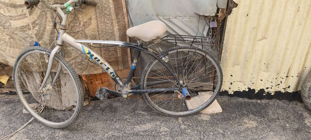 السلام عليكم عندي باسكل للبيع يرادله تاير وجوب وبسعر 35 وبي مجال


**إذا كنت صاحب هذا الإعلان وتريد حذفه لأي سبب، رجاءا أرسل رسالة إلى الدعم الفني**