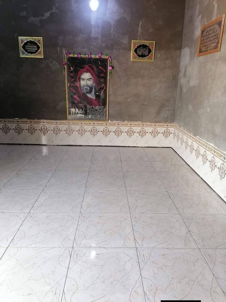 السلام عليكم دارزراعي خلف السجن الاصلاحي ماء كهرباء مجاري قريب على الشارع العام شارع الاسواق الزقوره ٢٠٠متر موبايل ***********
