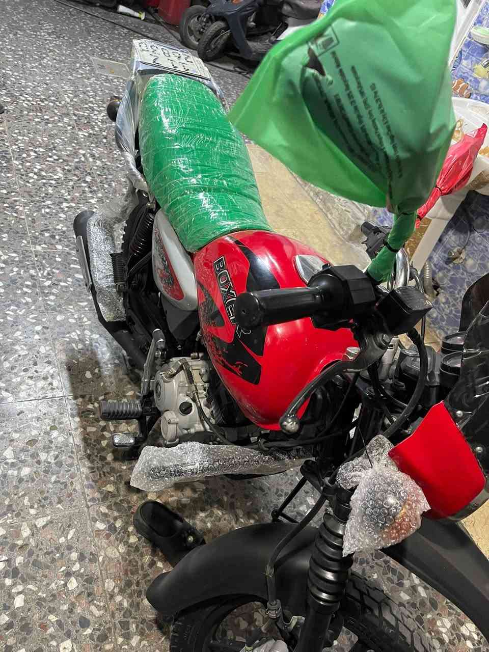 سلام عليكم بوكسر مديل23رقم نكليزي بسمي تحويل ثاني يوم رقم بغداد  دراجه مكفوله مامتعوبه مال بيت دراجه خير من الله
السعر 2600وبيه مجال حك الجيه
الرقم ***********
