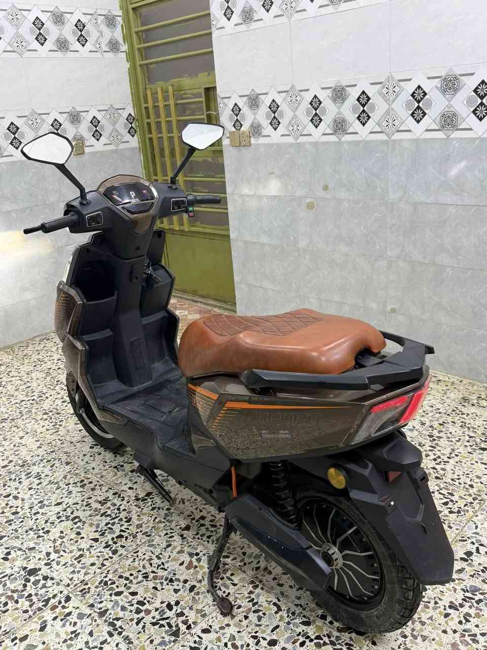 السلام عليكم دراجه شحن للبيع
النوع : سنكس 2025 ويل 12 عالي 
اشاير + دبل اشاره 
ليد عالي ناصي 
السرعه الحقيقه 80 
حجم الملف 2000W
‏بصمه + سويج + كرت تشغيل ذكي 
6 بطاريات + صندوق جبير + شلعه قويه 
السعر 800 الف        العنوان بغداد مدينة الصدر


**إذا كنت صاحب هذا الإعلان وتريد حذفه لأي سبب، رجاءا أرسل رسالة إلى الدعم الفني**