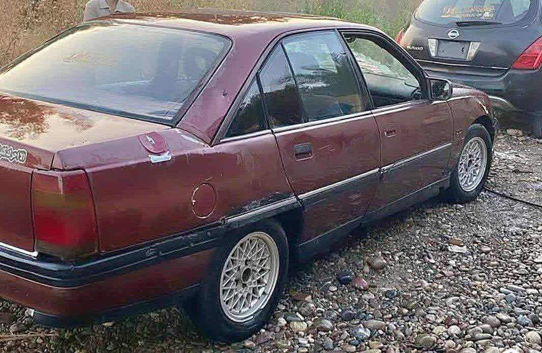 سلام عليكم سياره وبل اللبيع وتمتيكك محرك 6 سلندر جاهزه مسجله سعرهاا 12 وبيهاا مجال يرهم مروس ويرهم بيع الاتصال 👈🏻***********
