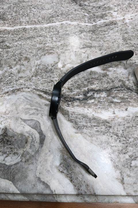 كالكسي ووتش فور حجم 44 نظافه 100% مستخدم قليل جداً قطعه مميزه وجديده 