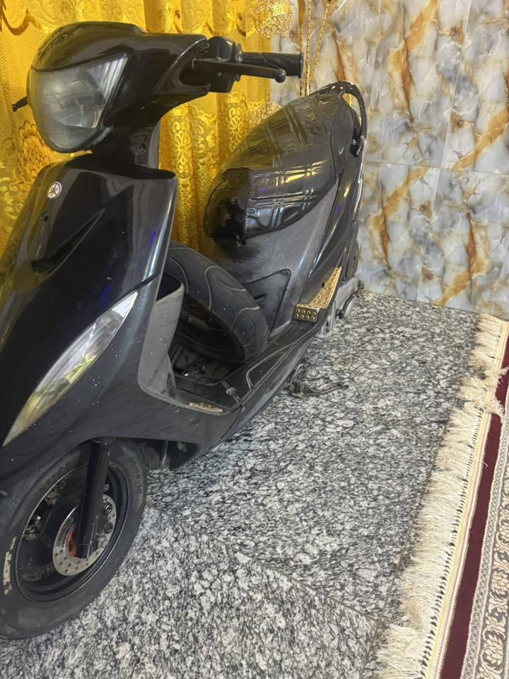 سلام عليكم شباب ماكس عدله للبيع دراجه خير من الله الدراجه نقص قلق باتري  وشاير طافيات سعر ٤٥٠وبيهه مجال  المكان حي العامل رقم ***********
