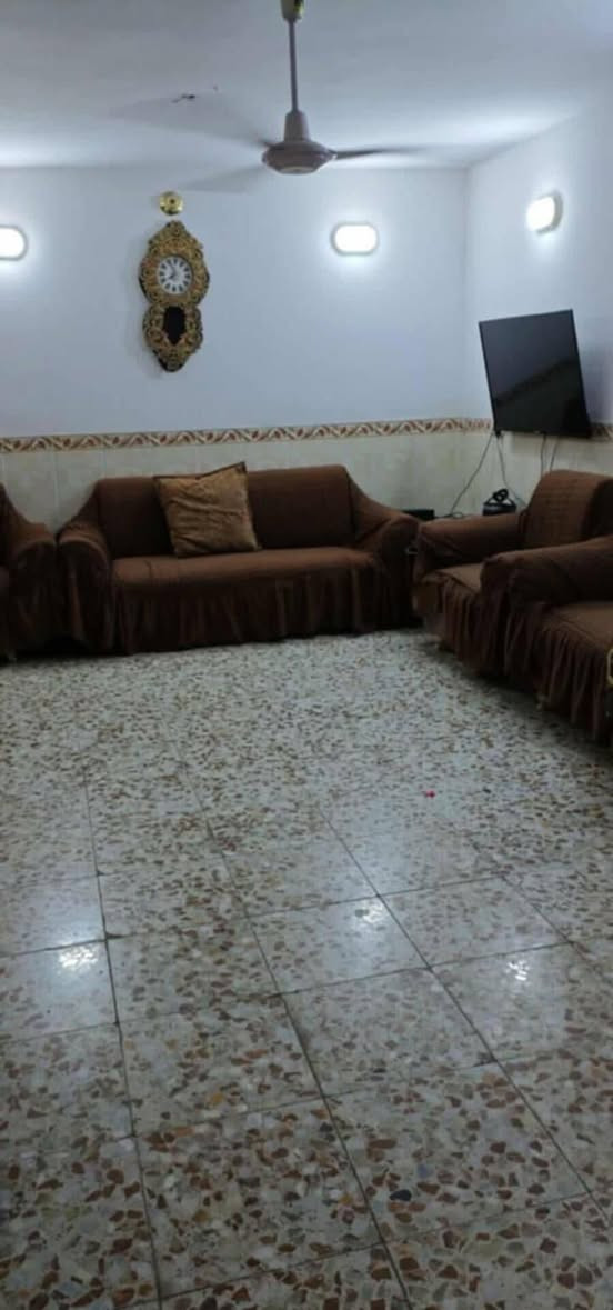 🏡 #للبيع #دار_سكني 
📍 #الموقع: مطاعم الجمجمة خلف المحكمة الجديدة
  
✨ #المواصفات:  
▫️ المساحة:220 م² 10 م في 22 م
▫️طابو زراعي سند 25
▫️مكملين معامله تطويب
▫️بناء حديث
...................
🔹محتويات الدار : 
_ ٣ غرف نوم وهولين فوك وجوة وصاله كبيره وصحيات خارجيه وفوك ومجمع صحيات داخل البيت
---------------------------------
📞 للاستفسار والمعاينة: 
الاتصال على الارقام :
***********☎️ واتساب    
او مراجعة المكتب 
الحلة _ الكرامة الشارع المشجر مجاور اسواق المطار 1 
--------------------------------
✅ نستقبل جميع عروضكم السكنية 🏠 والتجارية 🏡 بكافة مناطق الحلة 
……………………………
