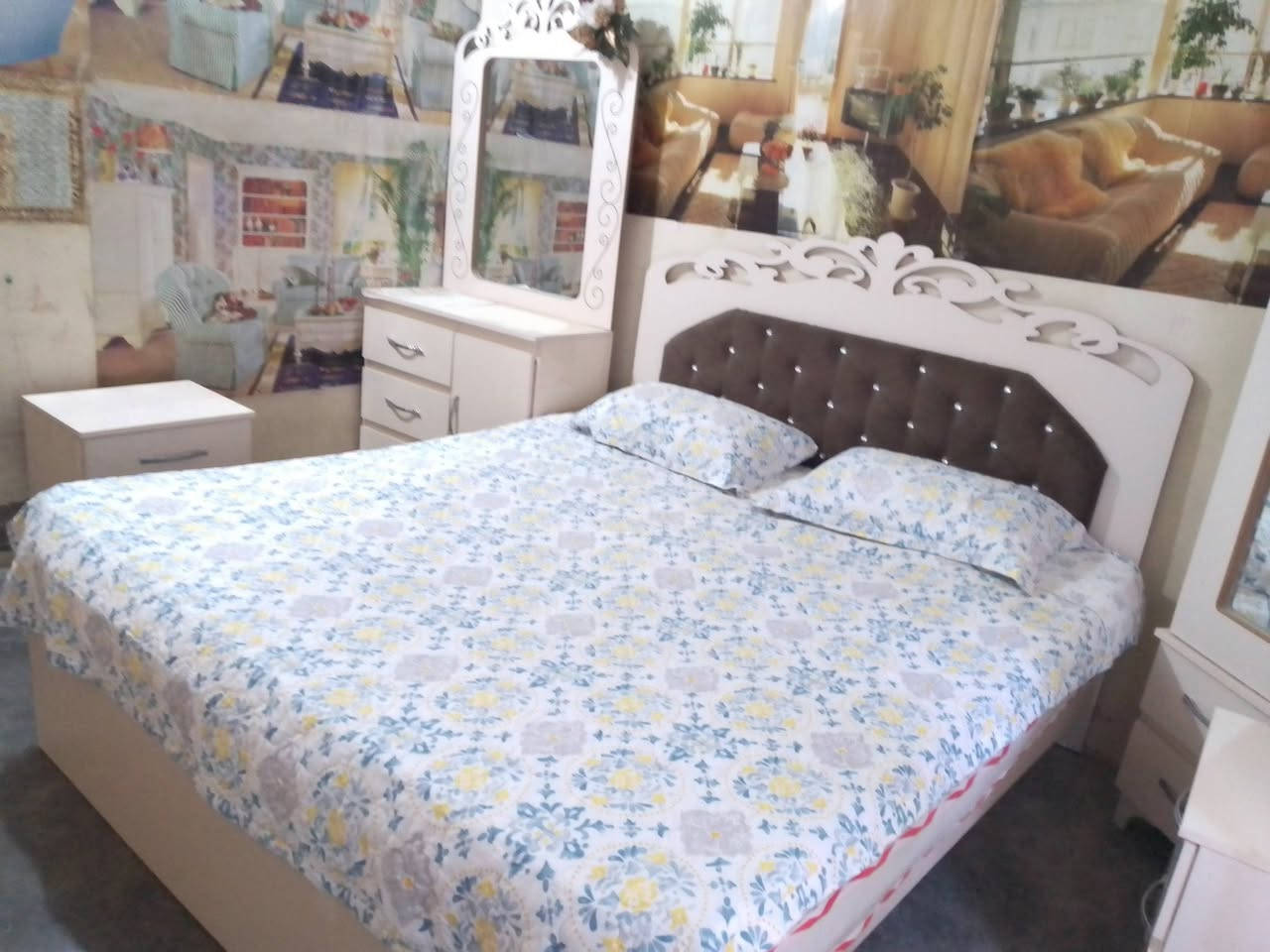 السلام عليكم 
غرفة النوم للبيع مكان كركوك 
السعر 400 ألف بي مجال 
للاستفسار اتصال بالرقم 
***********
