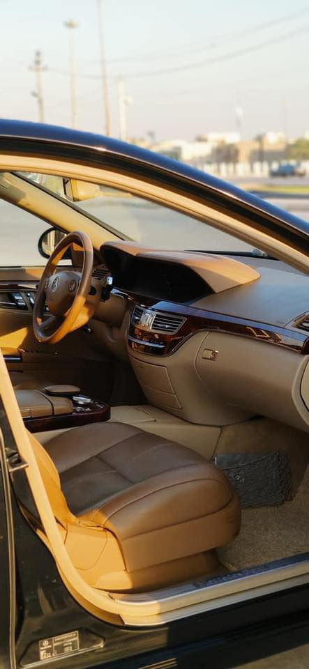 مرسيدس بنز S500 (2006) 
مكفولة من الضرر والصبغ
باب طويل المرغوب 
حتى الدعاميات مال شركة

محرك وكير ما مفتوح شرط

المواصفات فول 1/1:
محرك V8
فتحة سقف Slide Roof
أبواب شفط كهرباء
صندوق كهرباء
داخل لون بيج
كشنات جلد + خزن Memory
كشنات كهرباء أمامي وخلفي
شاشة وسائط
شاشات بالتجاوي وتحكم خلفي
ثلاجة خلفية
مري شفط + إشارة بالمري
ماوس تحكم + تحكمات ستيرن
حساسات اصطفاف أمامي وخلفي
سيدي جينجر 6 أقراص
ستيرن كهرباء
تبريد منفصل + قطعتين مع تحكم خلفي
بردات أبواب + بردة خلفية
تجاوي كهرباء أمامي وخلفي

رقم أربيل الجديد
السيارة كل شيء بها بلادي 
وكل أوبشناتها شغالة
الويل جديد موجود بالصور 

🟥 الـسـعـر لايك واكتب تعليق (1)

مكاني: ميسان
للتواصل: ***********
