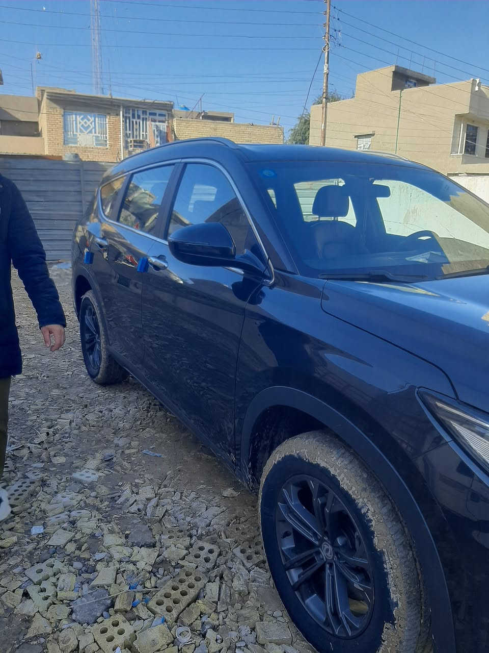 السلام عليكم سيارة للبيع اسمه دوق فنك موديل 23 ماشيه 41 الف ضمان ثلاث سنوات من شركه اليث العبيدي سبعة راكب محرك تيربو 2000 فوال موصفات فتحه سقف تحكمات ستيرن الون اسود رقم بغداد بأسمي كفاله عامه ماعده شخط بالباب مايبين السعر170 ورقه وبيه مجال وهذا رقم الهاتف *********** وبيه واتساب
