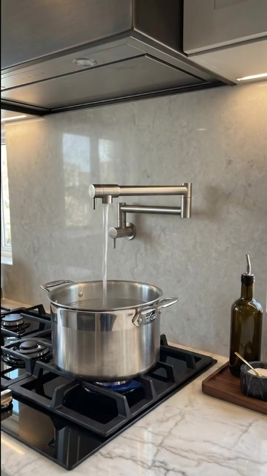 "انقل مطبخك لمستوى ثاني من الفخامة! ✨" صنبور (Pot Filler) بتصميم انسيابي واربع الوان ساحرة  صنبور المطبخ الجداري يوفر لك راحة وسهولة تعبئة القدور بغداد - العطيفية - قرب جامع براثا - مقابل محطة الوقود - داخل بناية بغداد مول 📍 ☎️[***********-***********] تتوفر خدمة توصيل ✅
