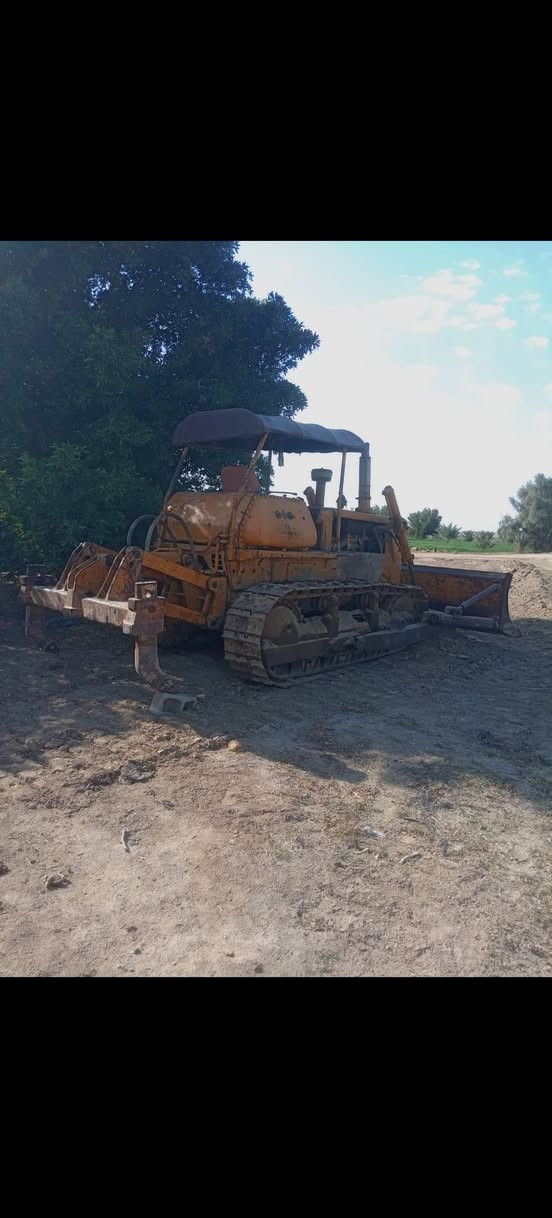 سلام عليكم بلدوزر البيع رقم جديد كفالة عامه ***********
