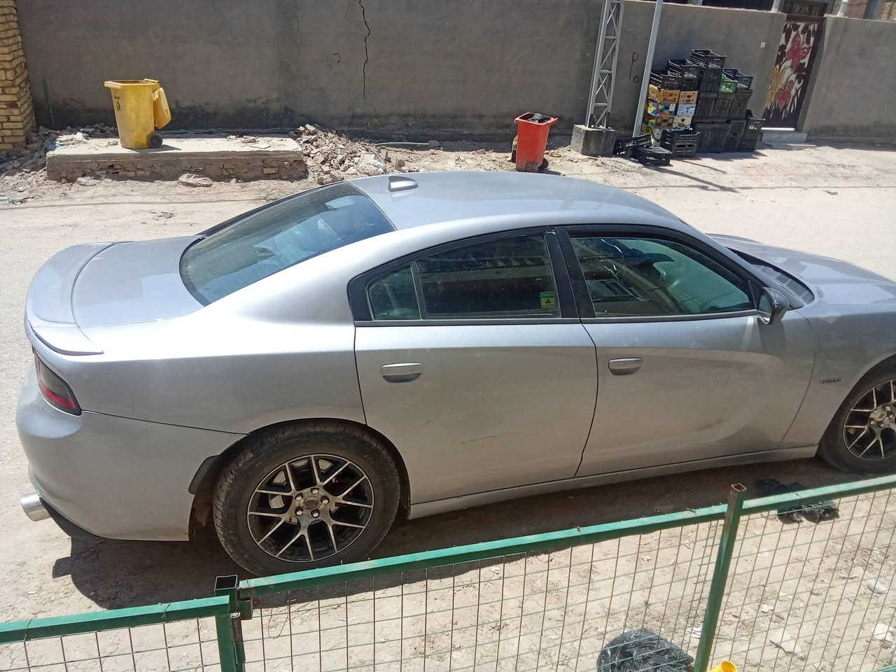 متاح جارجر هيمي موديل 17 اصل
كير طياره مكينه هيمي 5.7  غاز بانزين
رقم بغداد انگليزي بسمي هزه جديده
تبريد شغال ثلج
تخم تاير حجم 18 صار 5 اشهر من شاده
باتري 100 امبير اليوم شديته 
سلف جديد 
الحدادية الامامية كلهه جديده ماعدا بوشتين مال طبله
الحدادية الخلفيه كلهه جديده ماعدا ضعف بالدبلات الخلفية 
مواصفات الار تي العادية المعروفه 
ضربتهه بالجنطه واصلة لنص السبير 
بيهه تبديل بابين جانبيات 
السونار موجود بالصور 
مكاني ديوانية 
السعر 160
مراوس او بيع 
للاستفسار اكثر التواصل على الخاص


**إذا كنت صاحب هذا الإعلان وتريد حذفه لأي سبب، رجاءا أرسل رسالة إلى الدعم الفني**