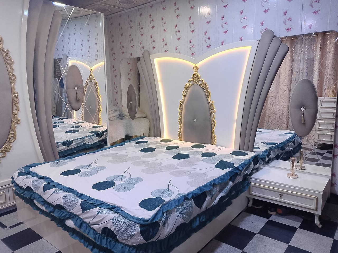 السلام عليكم غرفة للبيع الاتصال***********
‏‪0782 832 0831‬‏
